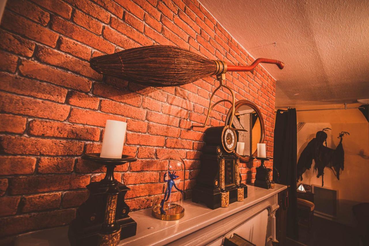 Repaire Du Sorcier Un Apartement Magique ทรัวส์ ภายนอก รูปภาพ